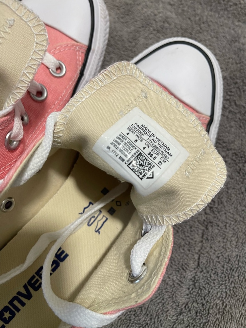 Converse - Picture 3 of 6